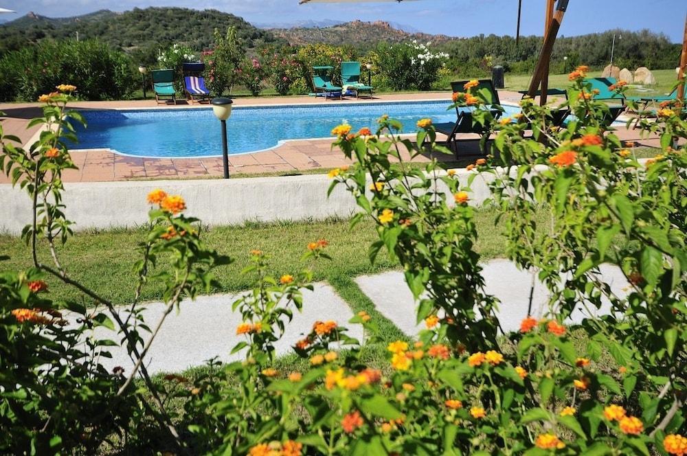 Hotel Baia Cea バリ・サルド エクステリア 写真