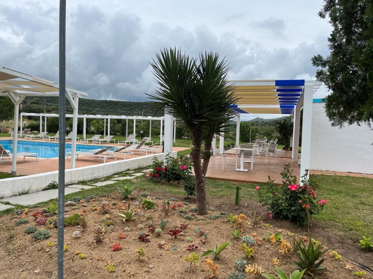 Hotel Baia Cea バリ・サルド エクステリア 写真